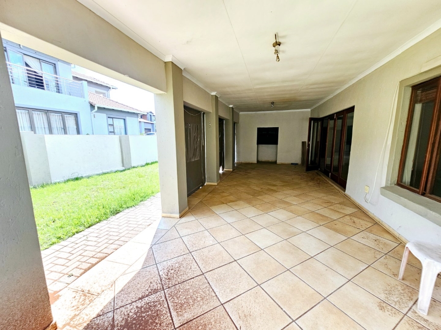 To Let 3 Bedroom Property for Rent in Monavoni Gauteng