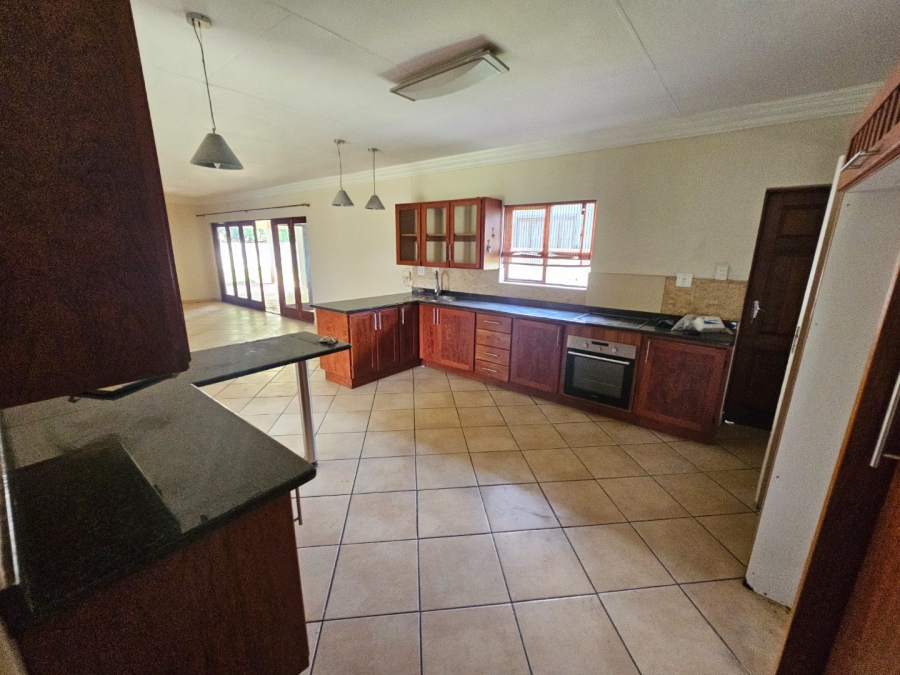 To Let 3 Bedroom Property for Rent in Monavoni Gauteng