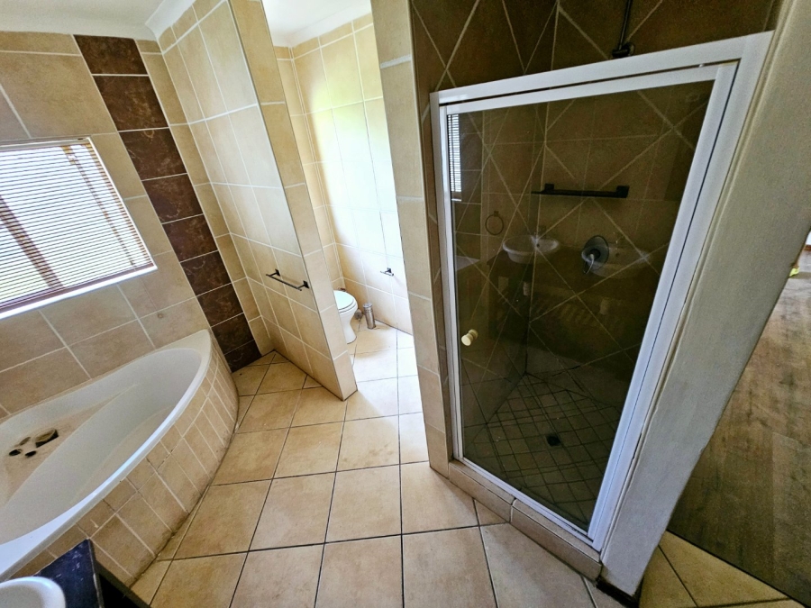 To Let 3 Bedroom Property for Rent in Monavoni Gauteng