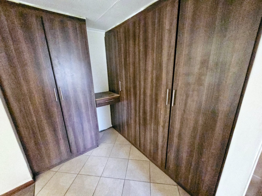 To Let 3 Bedroom Property for Rent in Monavoni Gauteng