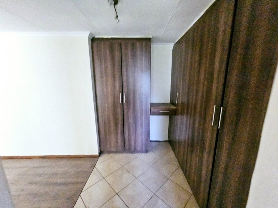 To Let 3 Bedroom Property for Rent in Monavoni Gauteng