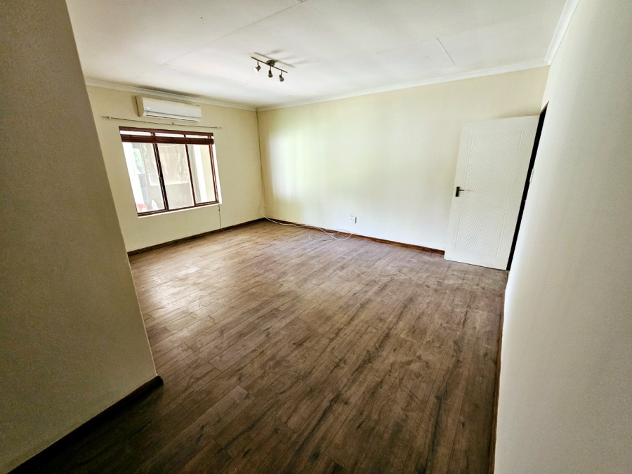 To Let 3 Bedroom Property for Rent in Monavoni Gauteng