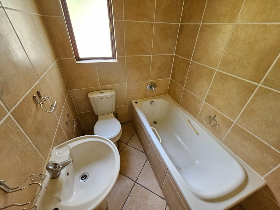 To Let 3 Bedroom Property for Rent in Monavoni Gauteng