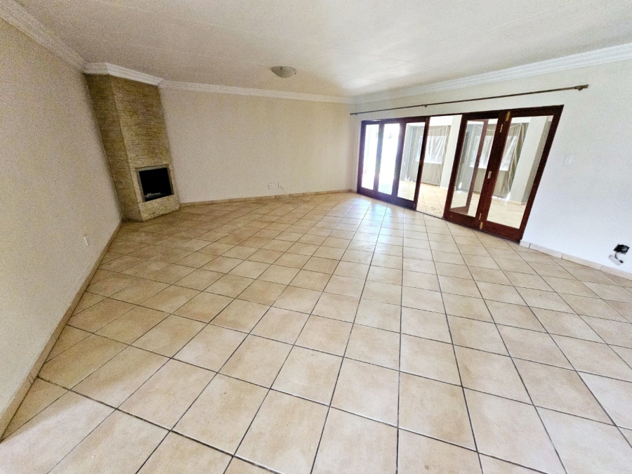 To Let 3 Bedroom Property for Rent in Monavoni Gauteng