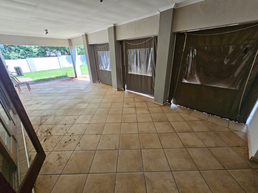 To Let 3 Bedroom Property for Rent in Monavoni Gauteng
