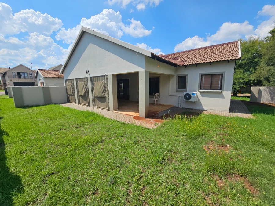 To Let 3 Bedroom Property for Rent in Monavoni Gauteng