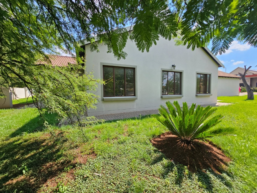To Let 3 Bedroom Property for Rent in Monavoni Gauteng