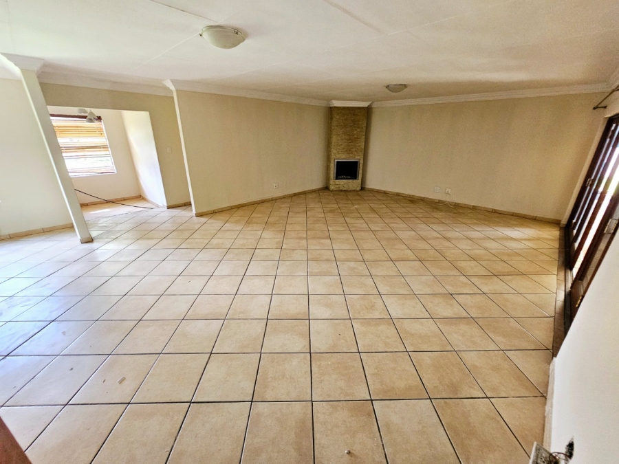 To Let 3 Bedroom Property for Rent in Monavoni Gauteng