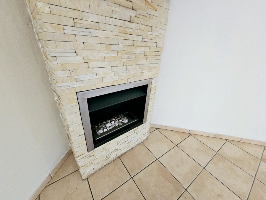 To Let 3 Bedroom Property for Rent in Monavoni Gauteng