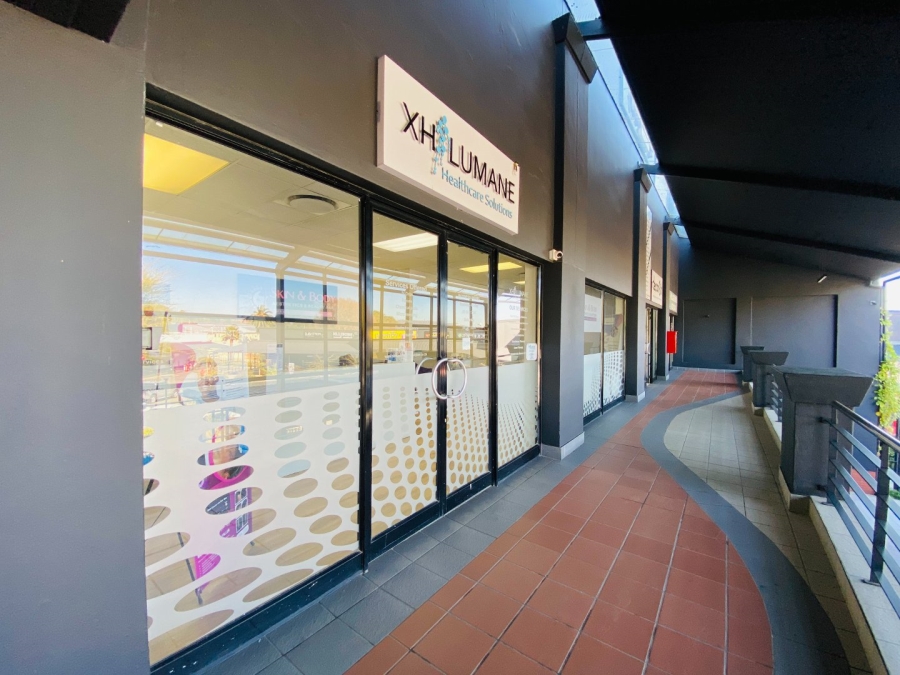 To Let commercial Property for Rent in Bromhof Gauteng