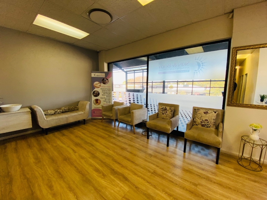 To Let commercial Property for Rent in Bromhof Gauteng