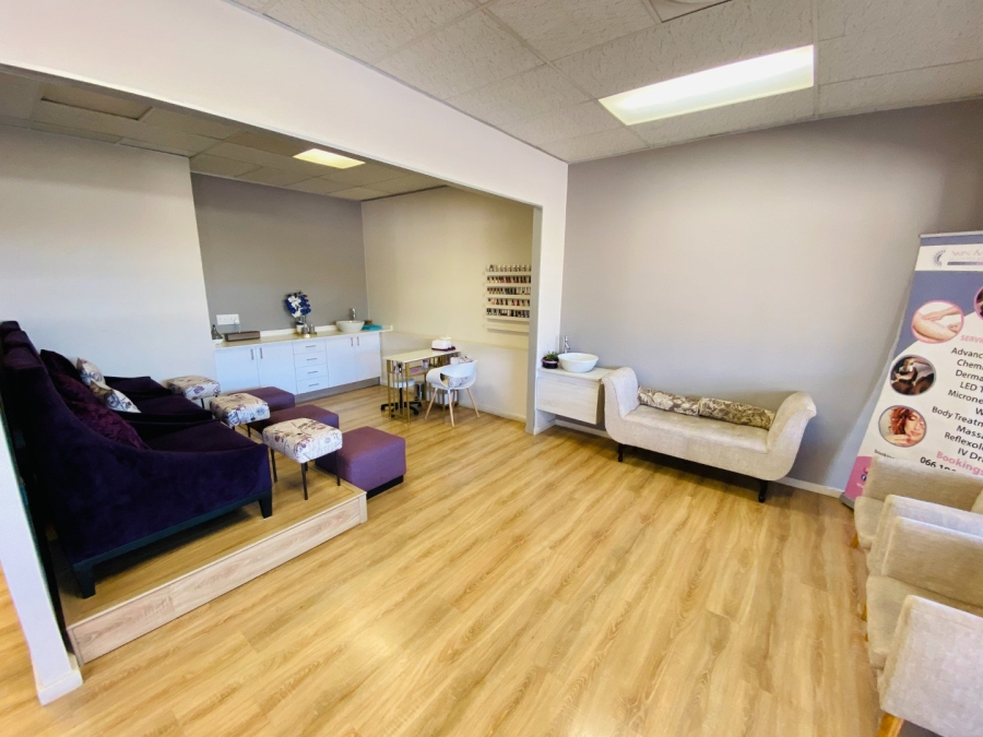 To Let commercial Property for Rent in Bromhof Gauteng