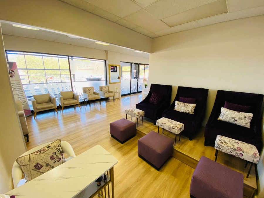 To Let commercial Property for Rent in Bromhof Gauteng