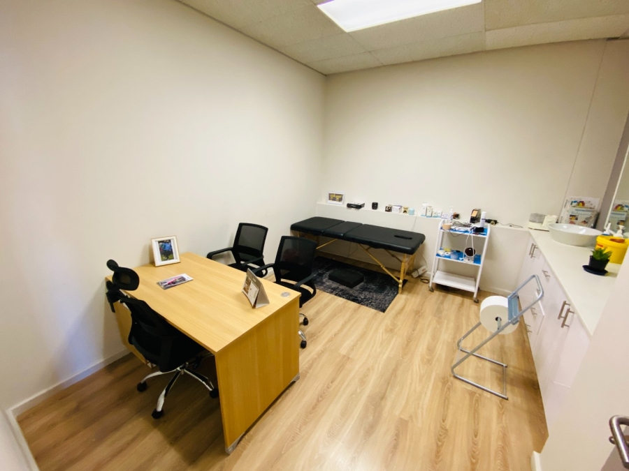 To Let commercial Property for Rent in Bromhof Gauteng