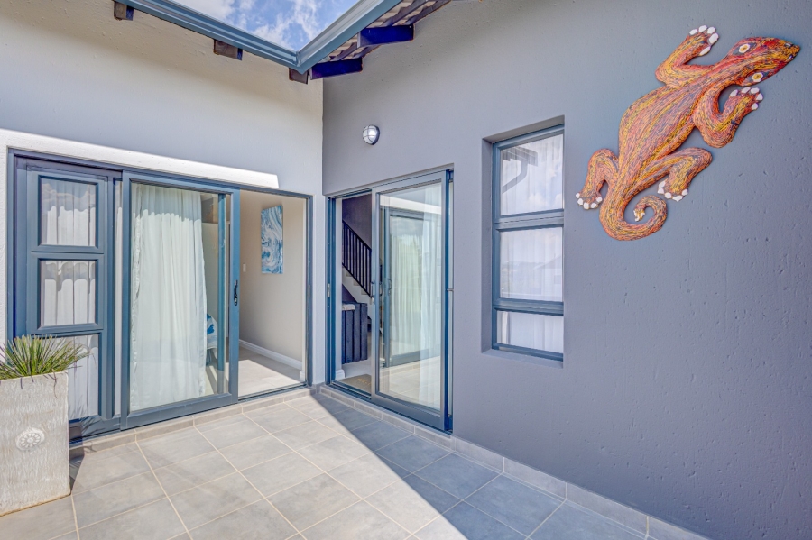 To Let 4 Bedroom Property for Rent in Glen Austin Gauteng