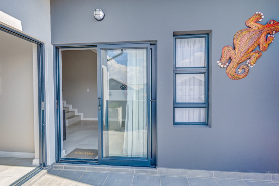 To Let 4 Bedroom Property for Rent in Glen Austin Gauteng