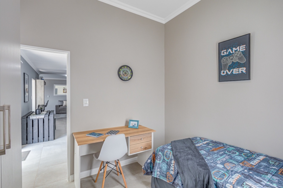 To Let 4 Bedroom Property for Rent in Glen Austin Gauteng