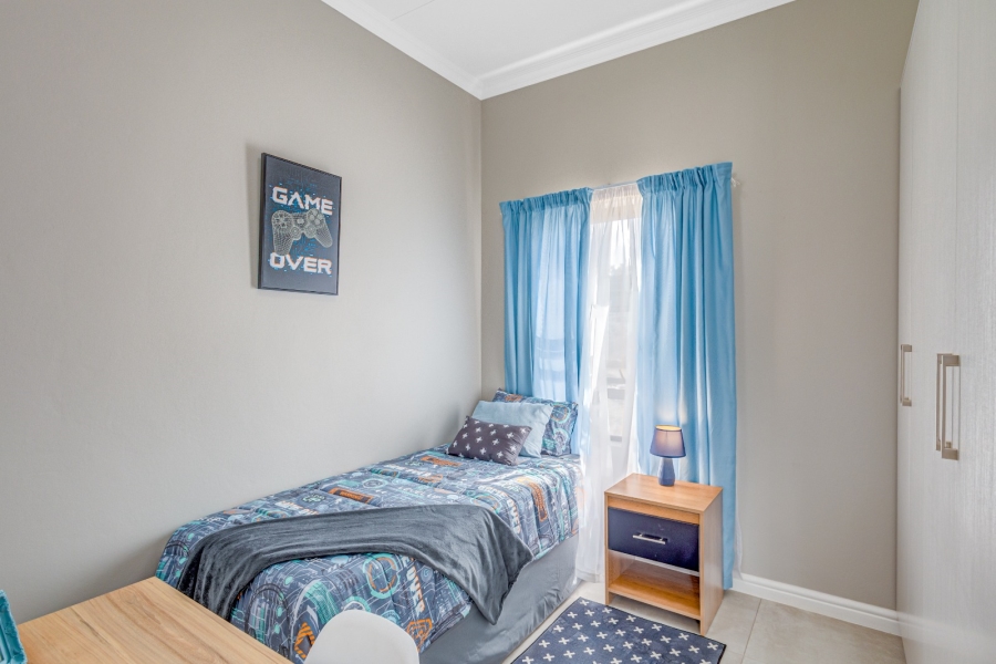 To Let 4 Bedroom Property for Rent in Glen Austin Gauteng