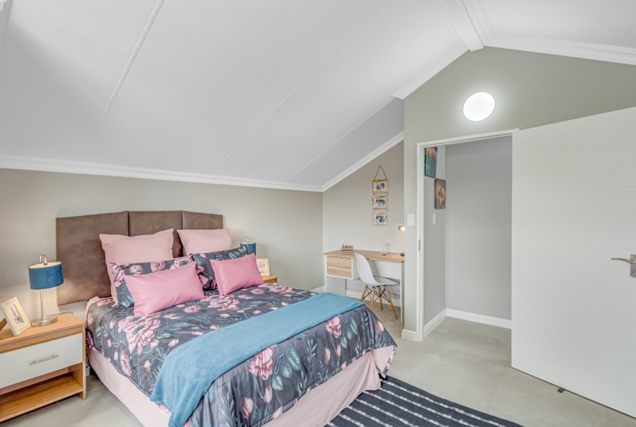 To Let 4 Bedroom Property for Rent in Glen Austin Gauteng