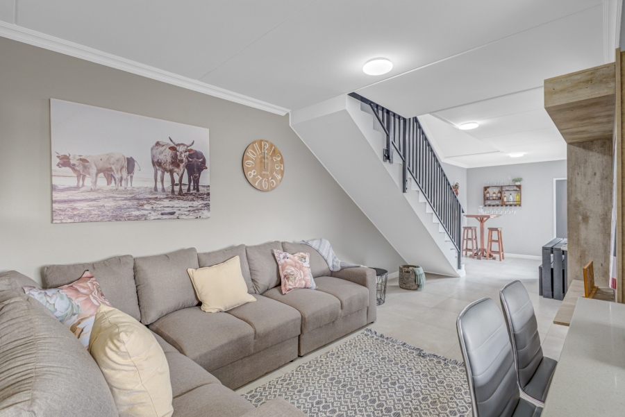 To Let 4 Bedroom Property for Rent in Glen Austin Gauteng
