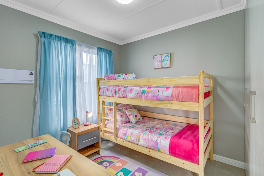 To Let 4 Bedroom Property for Rent in Glen Austin Gauteng