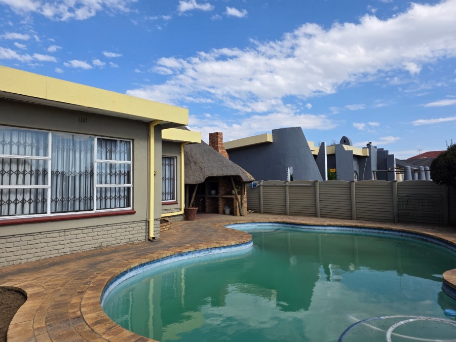 3 Bedroom Property for Sale in Vanderbijlpark SE 7 Gauteng