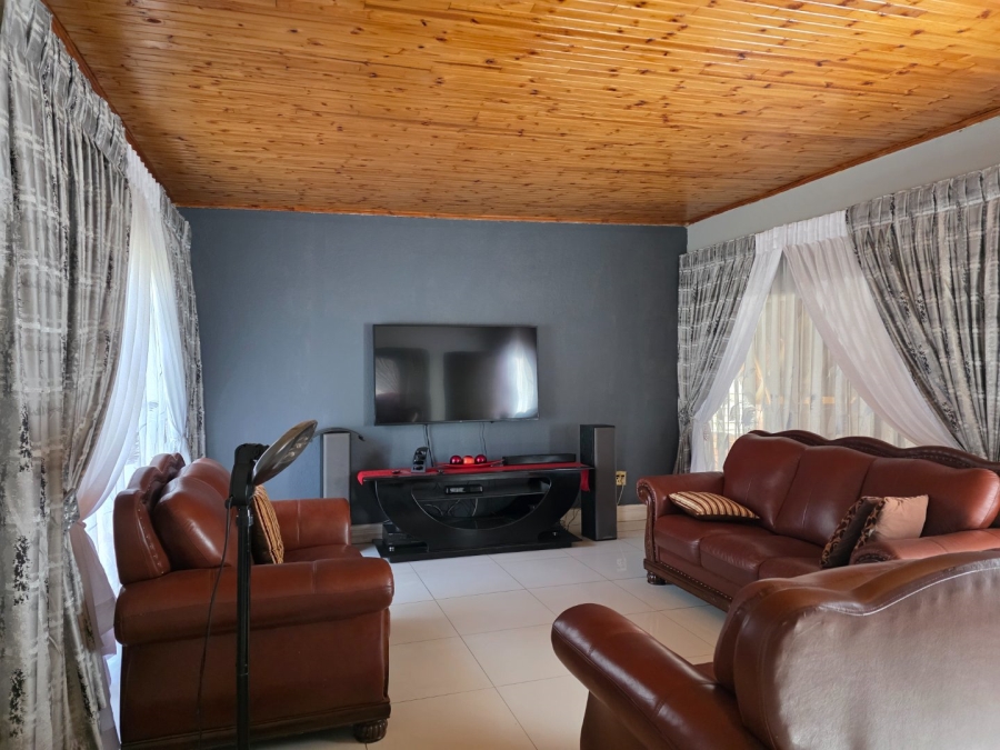 3 Bedroom Property for Sale in Vanderbijlpark SE 7 Gauteng