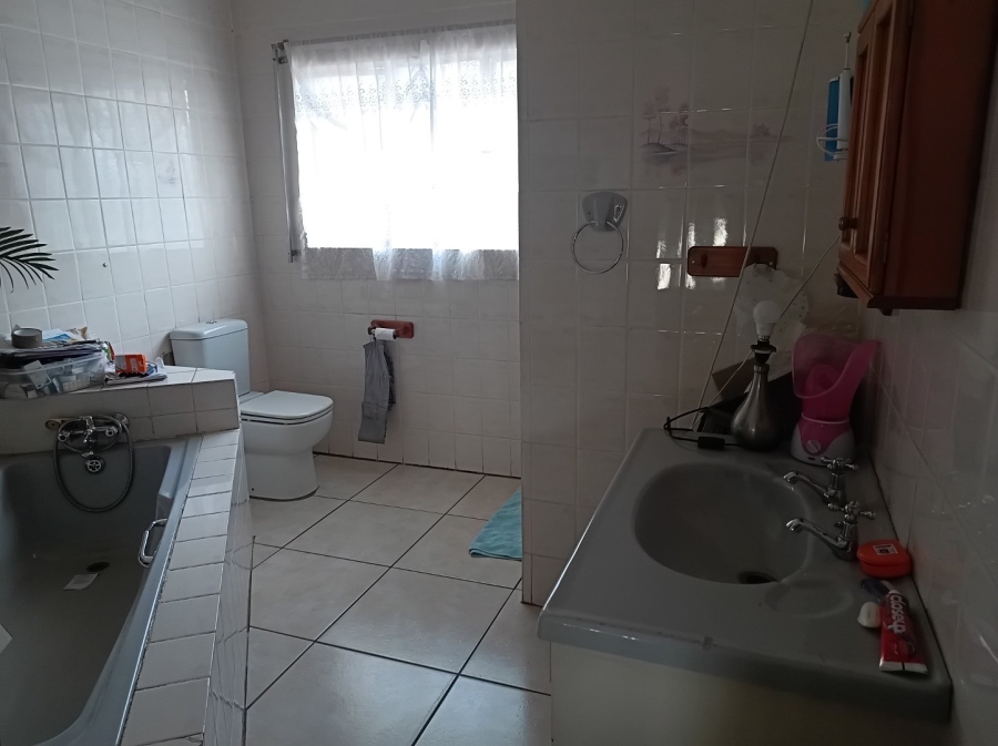 4 Bedroom Property for Sale in Roodeplaat Gauteng