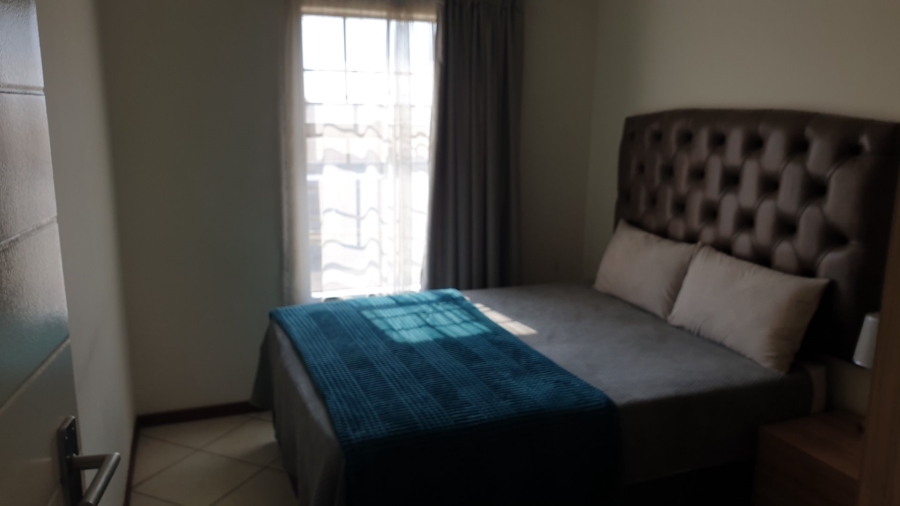 2 Bedroom Property for Sale in Monavoni Gauteng