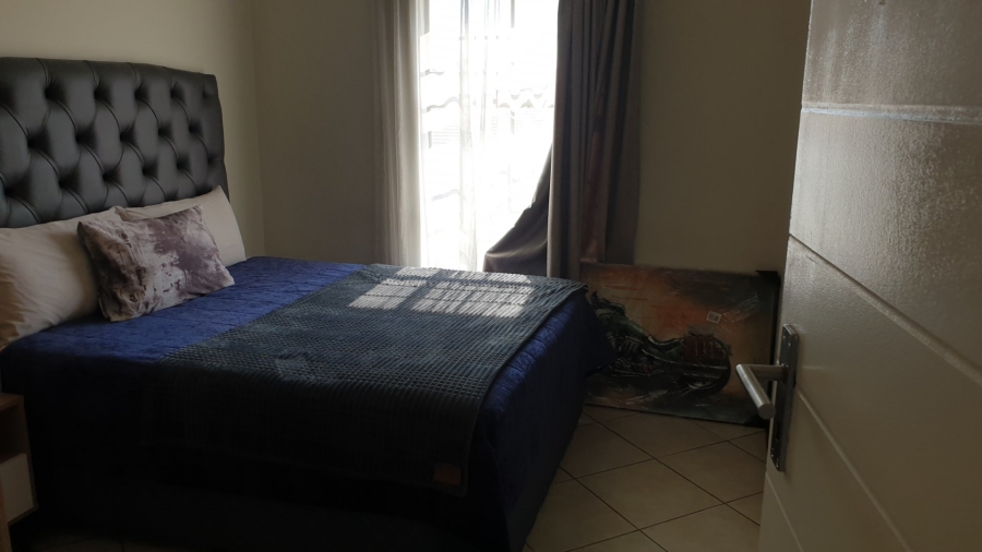 2 Bedroom Property for Sale in Monavoni Gauteng