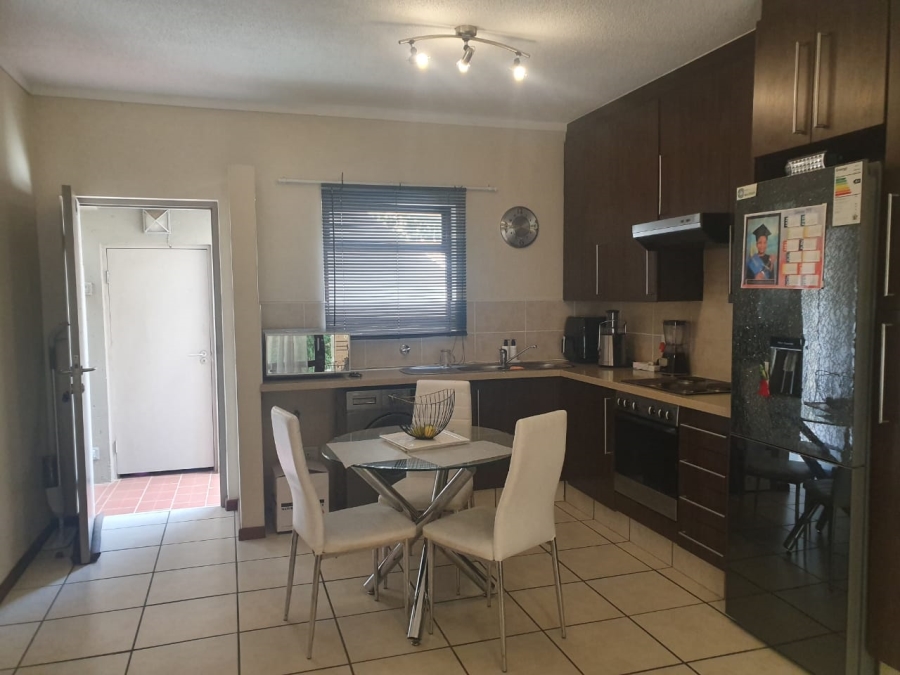 To Let 2 Bedroom Property for Rent in Broadacres Gauteng