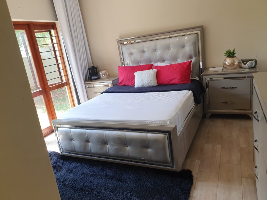 To Let 2 Bedroom Property for Rent in Broadacres Gauteng