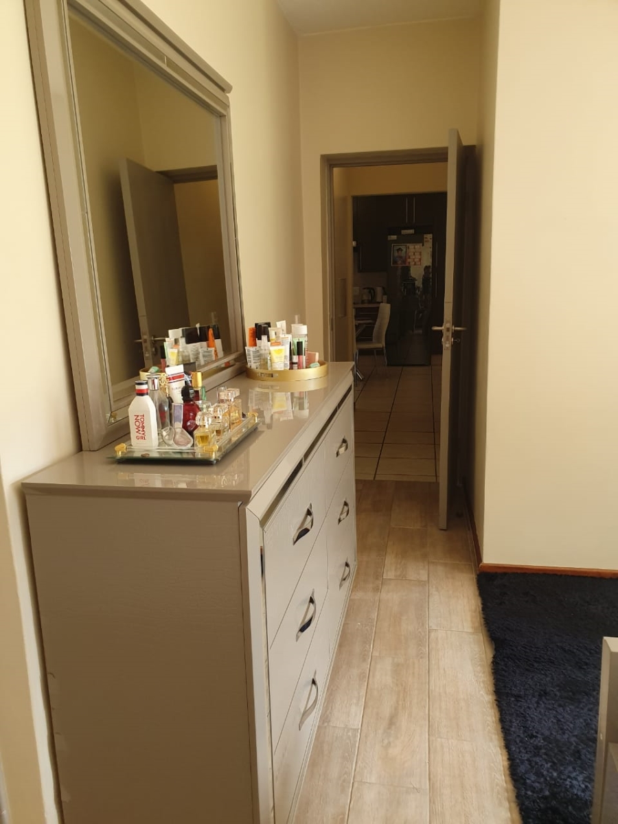 To Let 2 Bedroom Property for Rent in Broadacres Gauteng