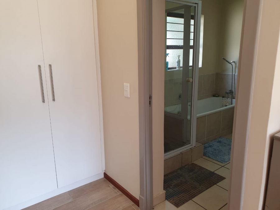To Let 2 Bedroom Property for Rent in Broadacres Gauteng