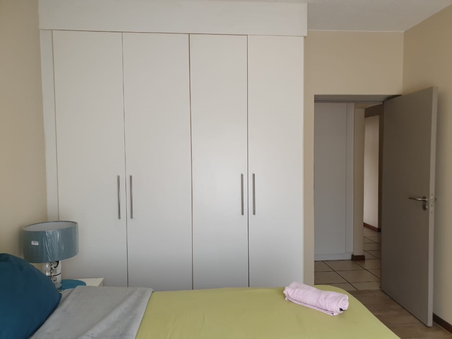 To Let 2 Bedroom Property for Rent in Broadacres Gauteng