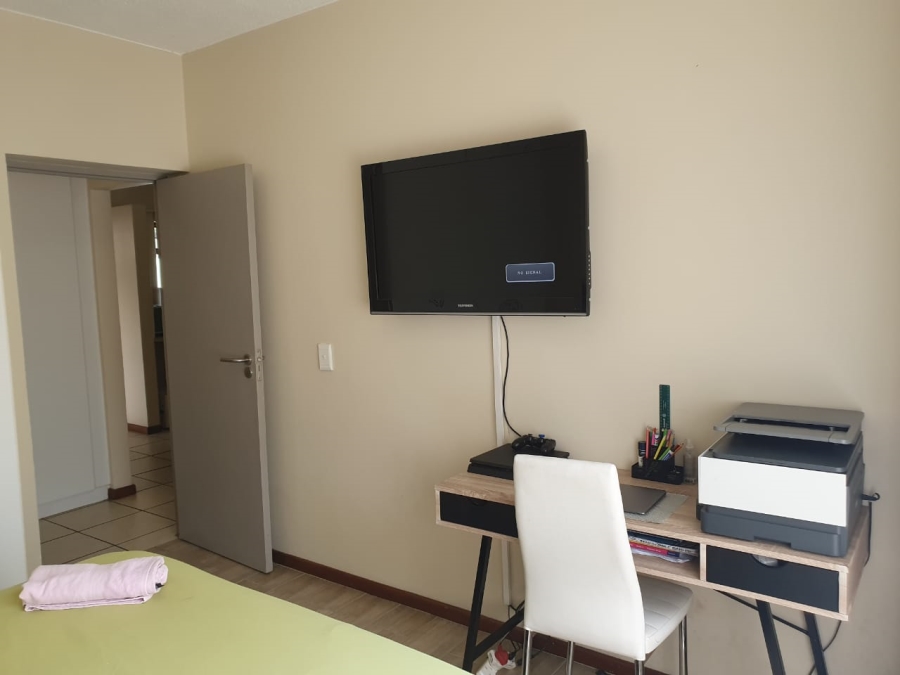 To Let 2 Bedroom Property for Rent in Broadacres Gauteng