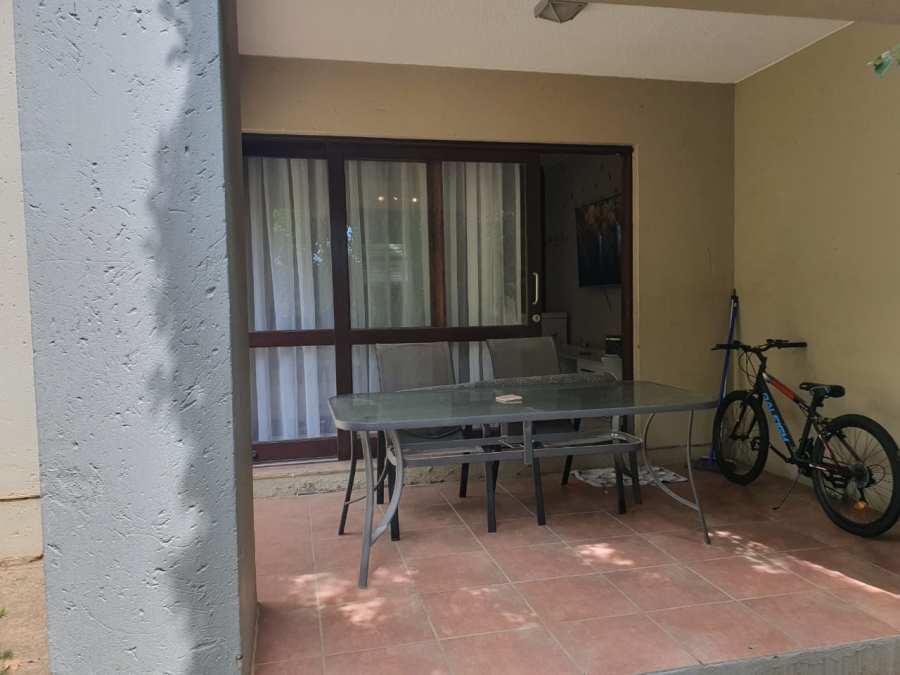 To Let 2 Bedroom Property for Rent in Broadacres Gauteng