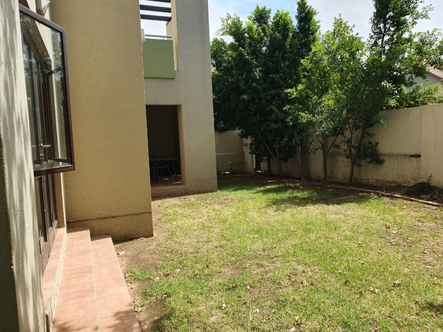 To Let 2 Bedroom Property for Rent in Broadacres Gauteng