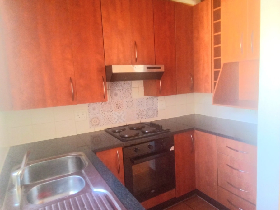 To Let 2 Bedroom Property for Rent in Noordwyk Gauteng