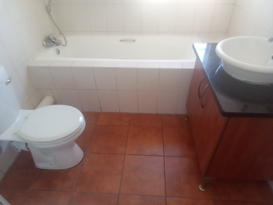 To Let 2 Bedroom Property for Rent in Noordwyk Gauteng