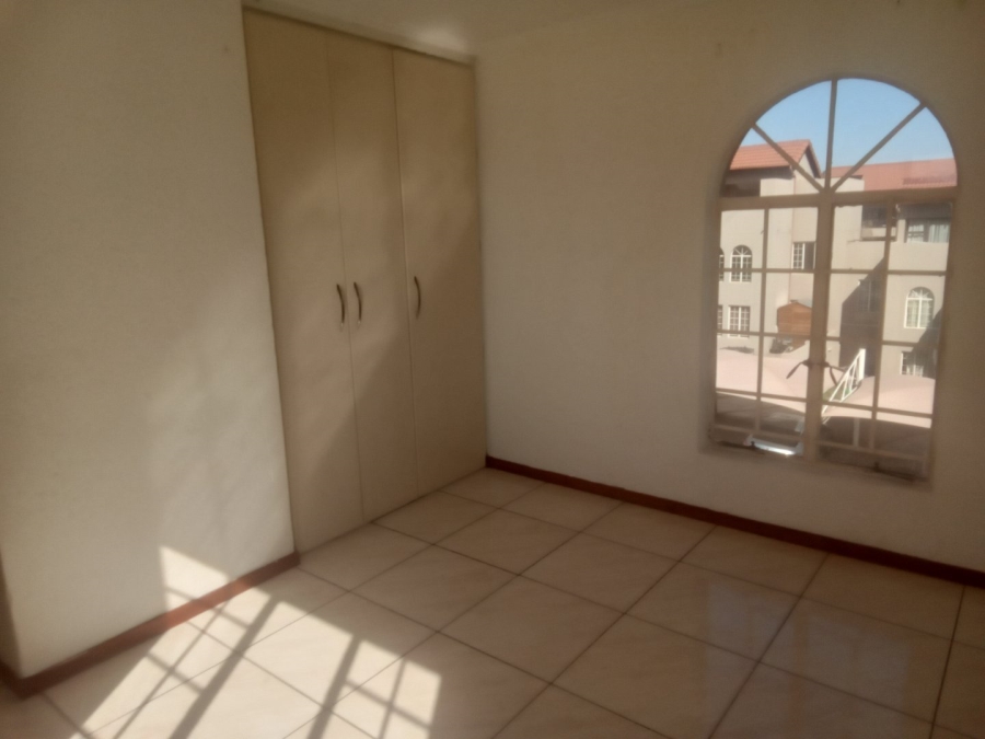 To Let 2 Bedroom Property for Rent in Noordwyk Gauteng