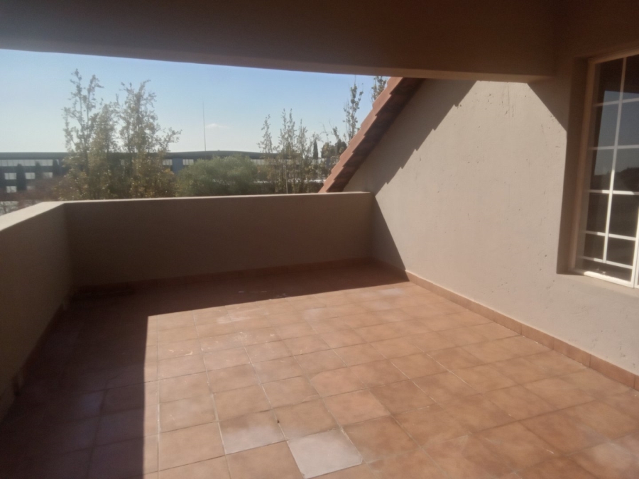 To Let 2 Bedroom Property for Rent in Noordwyk Gauteng