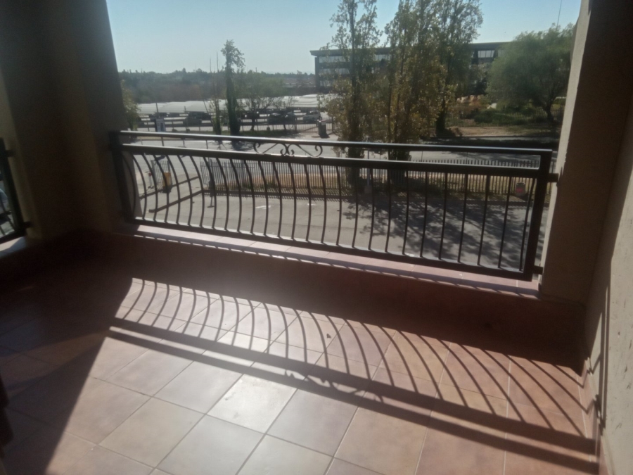 To Let 2 Bedroom Property for Rent in Noordwyk Gauteng