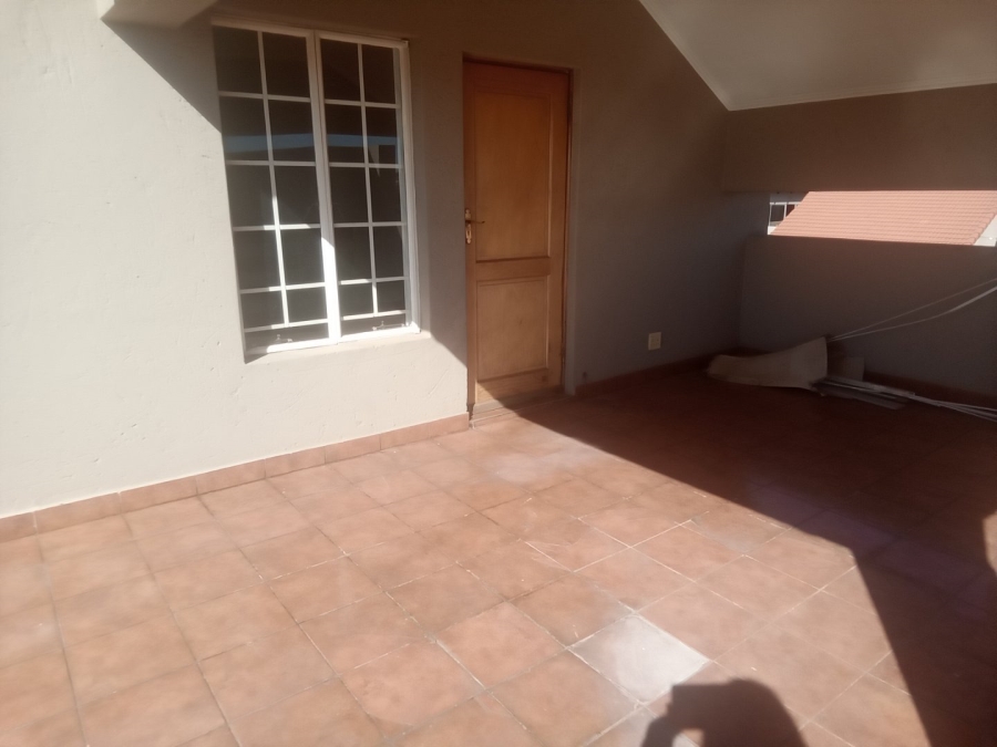 To Let 2 Bedroom Property for Rent in Noordwyk Gauteng
