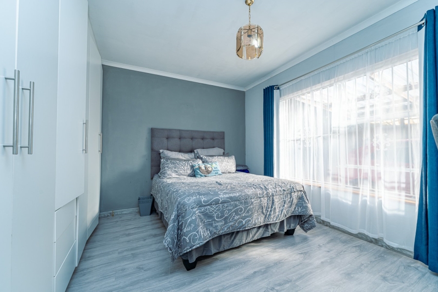 To Let 3 Bedroom Property for Rent in Fleurhof Gauteng