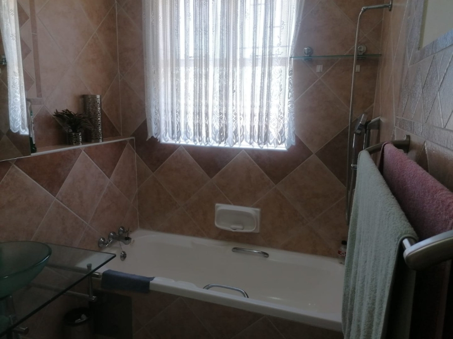 1 Bedroom Property for Sale in Wonderboom South Gauteng