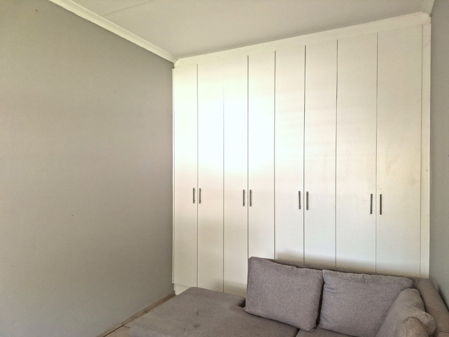 To Let 2 Bedroom Property for Rent in Sundowner Gauteng