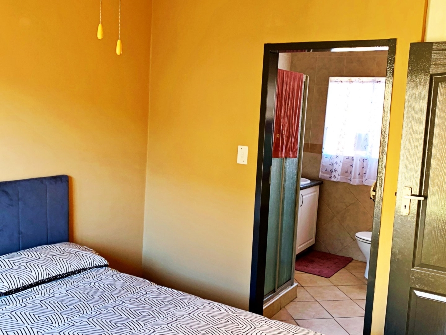 2 Bedroom Property for Sale in Die Hoewes Gauteng