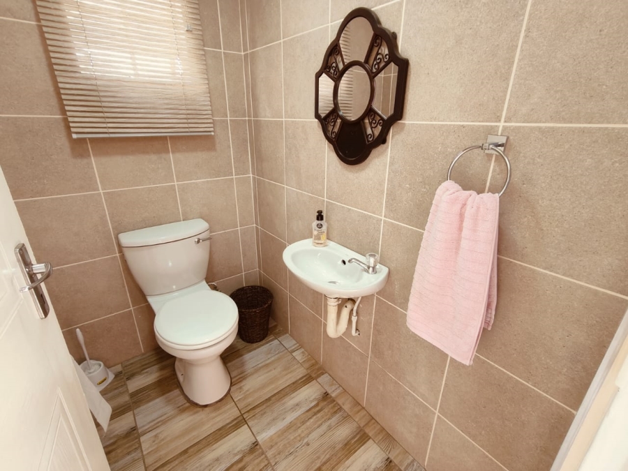 2 Bedroom Property for Sale in Vaal Marina Gauteng