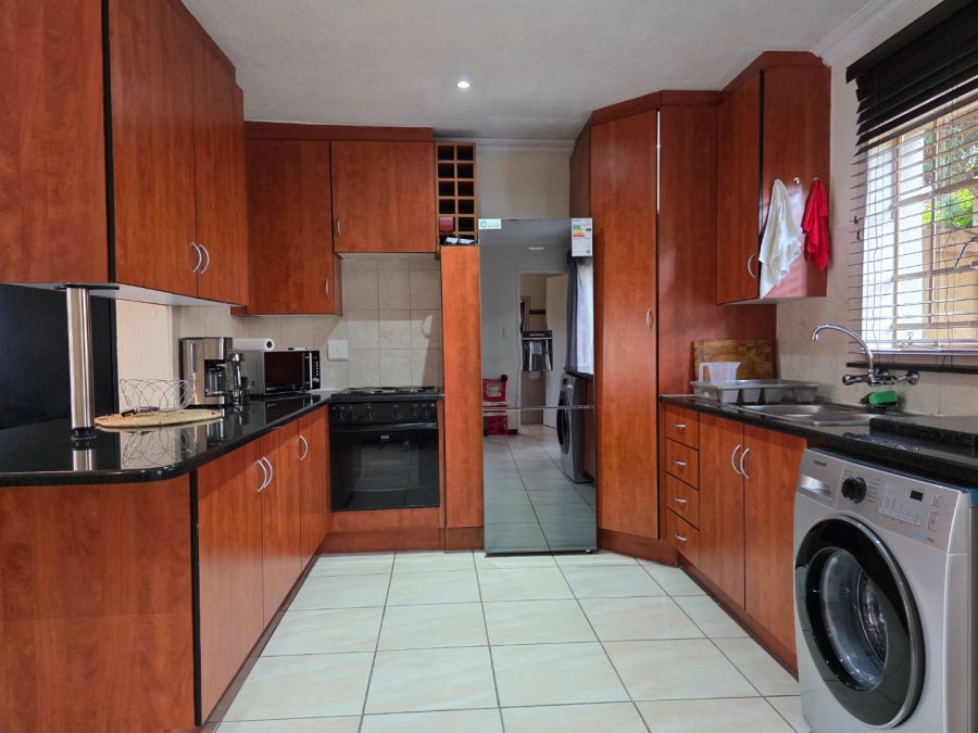 2 Bedroom Property for Sale in La Montagne Gauteng